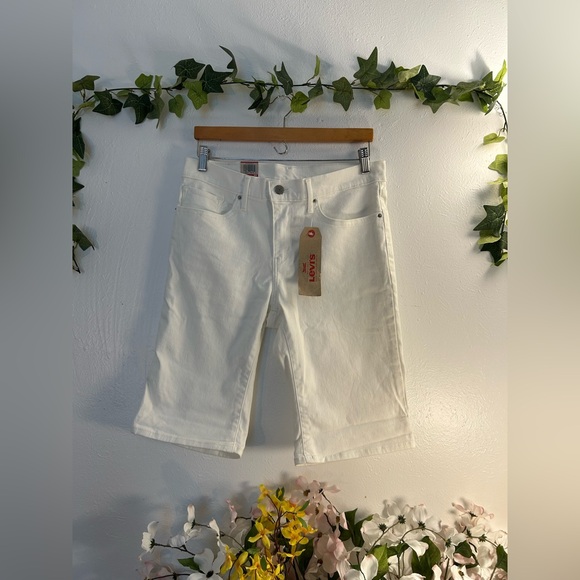 Levi's White Denim Mid Rise Slim Bermuda Shorts - Picture 2 of 15